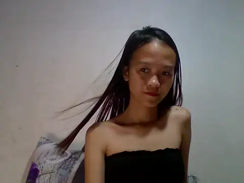 Yourlilpinayy online show from 03/26/26, 01:22