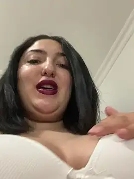 Snapshot of Amber_Sinn chatting on 02/06/26, 06:33 Amber Sinn online show from 02/06/26, 06:33