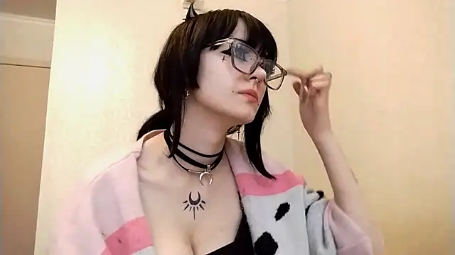 Snapshot of SmilingPatent chatting on 02/22/26, 02:37 SmilingPatent online show from 02/22/26, 02:37