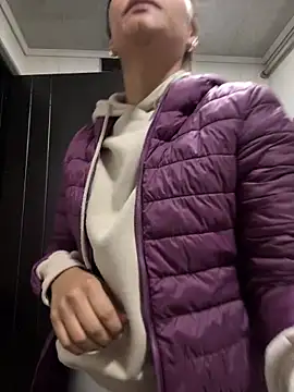 Snapshot of RachelWeisz_ chatting on 02/22/26, 11:20 RachelWeisz online show from 02/22/26, 11:20