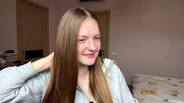 Snapshot of Milayouknow chatting on 02/15/26, 09:19 Milayouknow online show from 02/15/26, 09:19