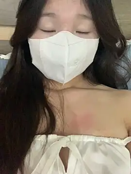 Rin-yiyi online show from 03/04/26, 05:13