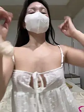 Rin-yiyi online show from 04/07/26, 02:17