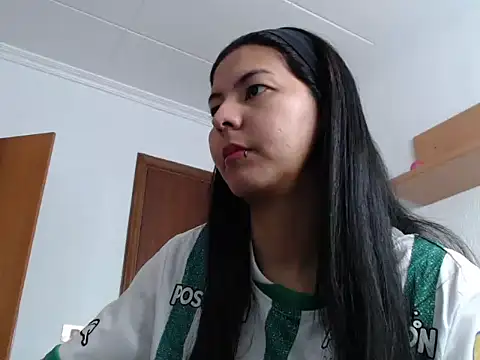 Snapshot of ZeforAitanna chatting on 03/04/26, 10:21 ZeforAitanna online show from 03/04/26, 10:21