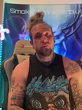 Snapshot of Smokebluntafterblunt chatting on 02/16/26, 02:18 Smokebluntafterblunt online show from 02/16/26, 02:18