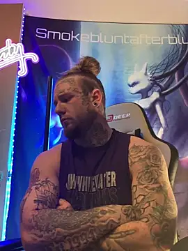 Smokebluntafterblunt online show from 03/25/26, 07:03