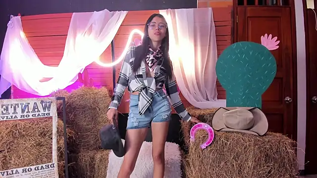 Mia Naive online show from 03/21/26, 11:48