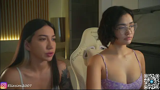 Snapshot of Eliasian chatting on 03/02/26, 01:29 Eliasian online show from 03/02/26, 01:29