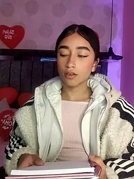 Snapshot of alahia_pink chatting on 02/21/26, 04:13 alahia pink online show from 02/21/26, 04:13