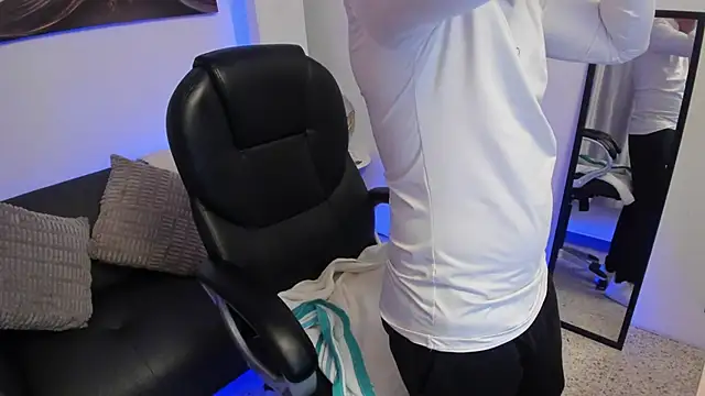 Snapshot of Tommas_Jhonson chatting on 02/27/26, 03:50 Tommas Jhonson online show from 02/27/26, 03:50