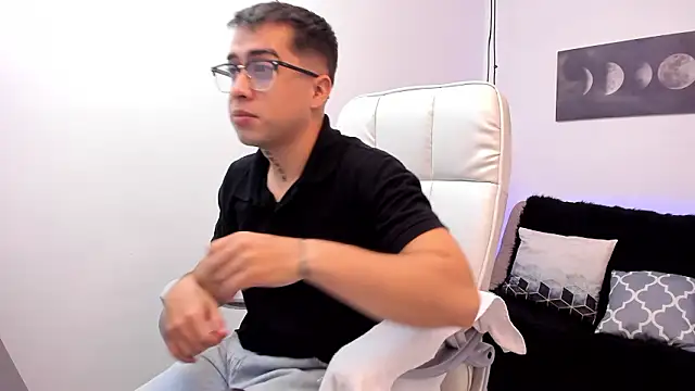 Snapshot of Tommas_Jhonson chatting on 03/02/26, 11:55 Tommas Jhonson online show from 03/02/26, 11:55