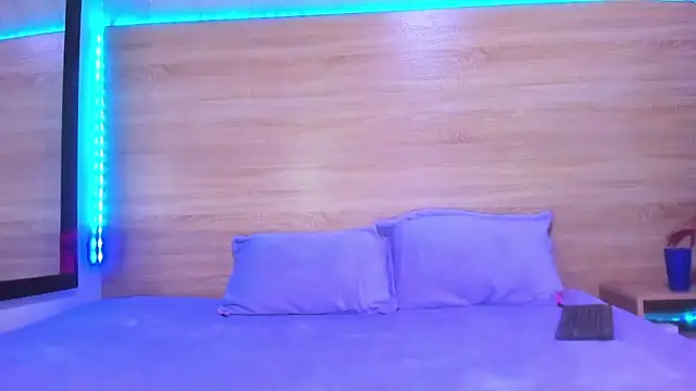 Snapshot of angie_katrinacm chatting on 02/20/26, 11:32 angie katrinacm online show from 02/20/26, 11:32