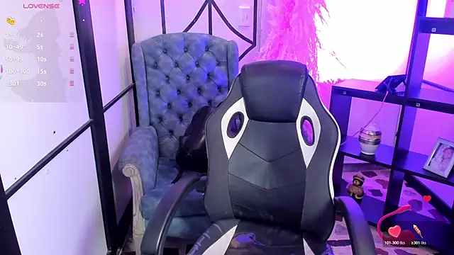 Snapshot of lorraineHunter chatting on 02/20/26, 12:38 lorraineHunter online show from 02/20/26, 12:38