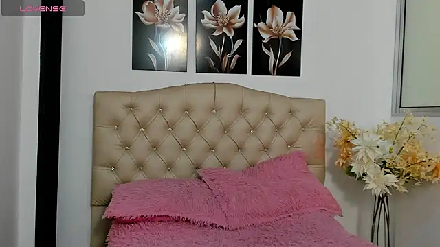 Kitty f00x online show from 07/06/26, 12:57