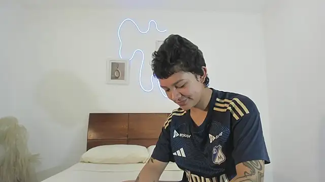 Snapshot of hardcoreheat_ind chatting on 02/26/26, 01:04 hardcoreheat ind online show from 02/26/26, 01:04