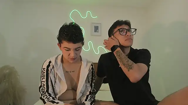 Snapshot of hardcoreheat_ind chatting on 03/01/26, 01:07 hardcoreheat ind online show from 03/01/26, 01:07