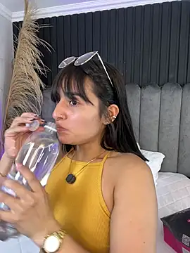 Snapshot of Nanda_vixen_ chatting on 02/13/26, 09:00 Nanda vixen online show from 02/13/26, 09:00