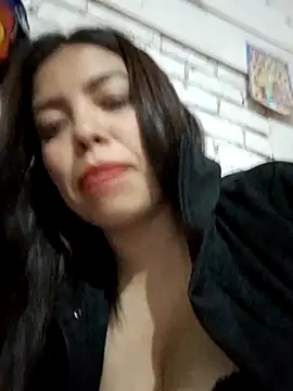 Snapshot of Ariana_Castillo__ chatting on 02/20/26, 01:13 Ariana Castillo online show from 02/20/26, 01:13