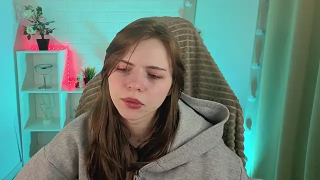 Snapshot of LesleySky chatting on 03/04/26, 05:02 LesleySky online show from 03/04/26, 05:02