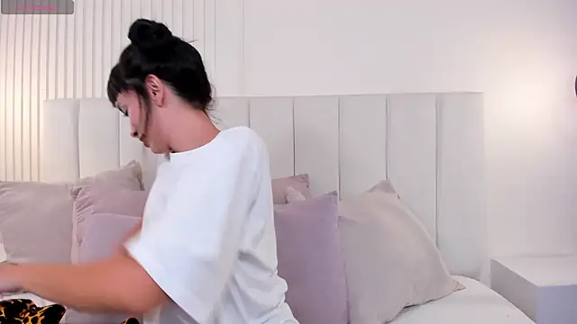 violeta rodriguezz online show from 03/22/26, 08:23