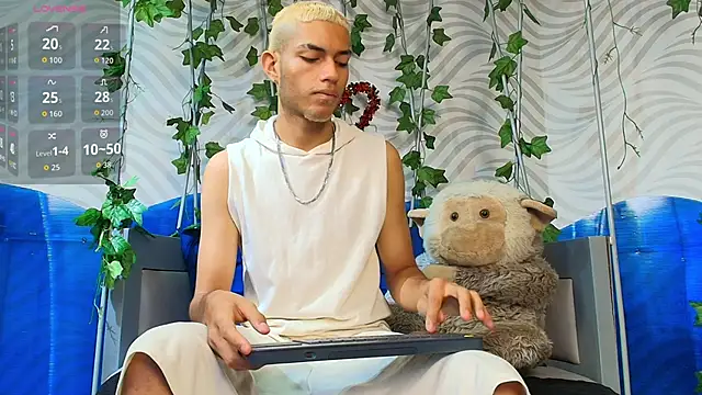 Snapshot of ItsZairen chatting on 02/20/26, 04:09 ItsZairen online show from 02/20/26, 04:09