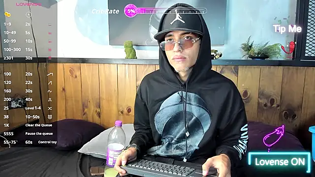 Snapshot of ItsZairen chatting on 03/01/26, 07:54 ItsZairen online show from 03/01/26, 07:54