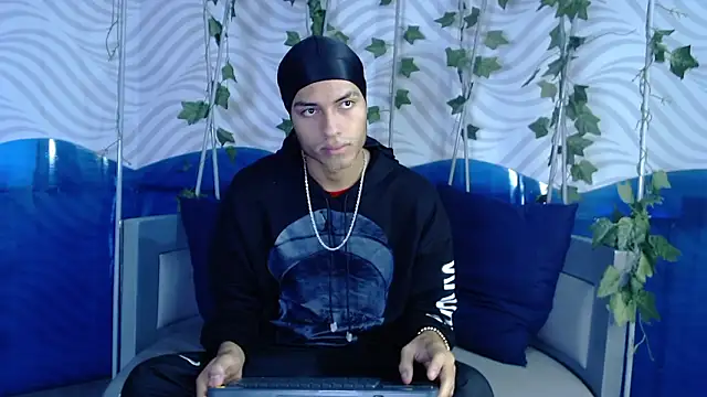 ItsZairen online show from 03/16/26, 05:44