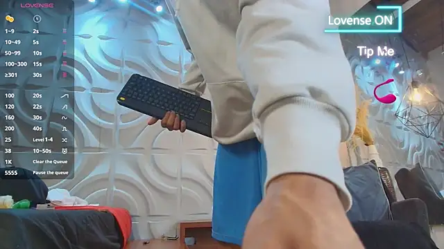 ItsZairen online show from 04/01/26, 03:29