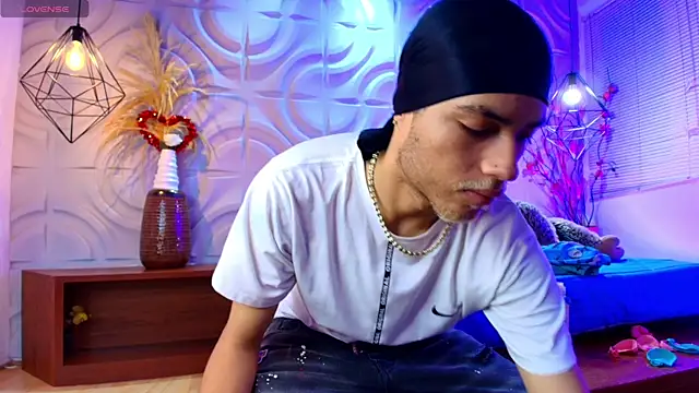 ItsZairen online show from 05/07/26, 03:45