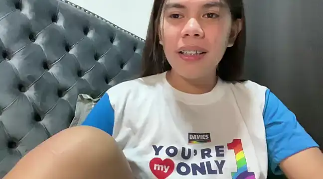 Mooree naba online show from 02/10/25, 12:18