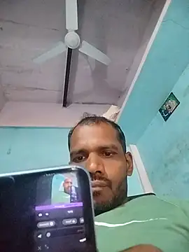 Snapshot of Daddyishere_19 chatting on 02/28/26, 11:00 Daddyishere 19 online show from 02/28/26, 11:00