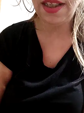 Snapshot of miel02 chatting on 03/11/26, 09:48 miel02 online show from 03/11/26, 09:48