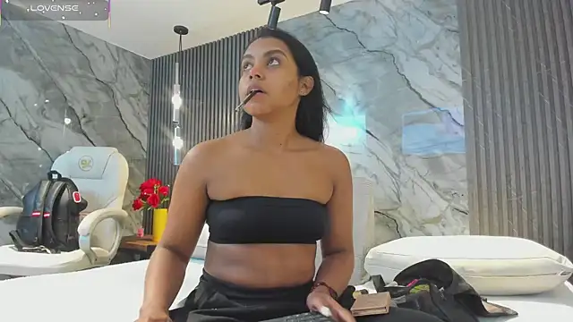 eva lain online show from 03/11/26, 12:11