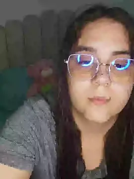 Snapshot of its_lauu_ chatting on 04/30/26, 05:36 its lauu online show from 04/30/26, 05:36