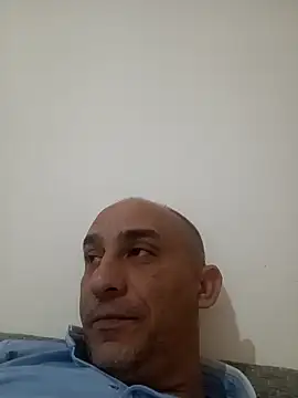 Snapshot of feri1985 chatting on 02/15/26, 04:36 feri1985 online show from 02/15/26, 04:36