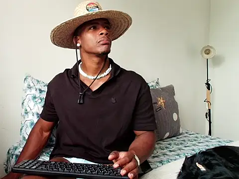 Snapshot of Lebron_black_ chatting on 03/03/26, 05:08 Lebron black online show from 03/03/26, 05:08