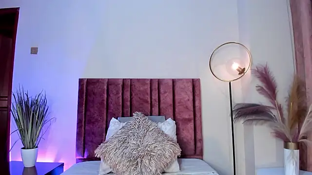 Snapshot of AndraCyruss chatting on 02/17/26, 11:33 AndraCyruss online show from 02/17/26, 11:33