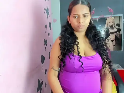 Luna white1 online show from 04/21/26, 08:12