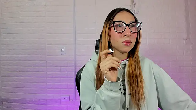 Sara Love 1 online show from 04/16/26, 02:56