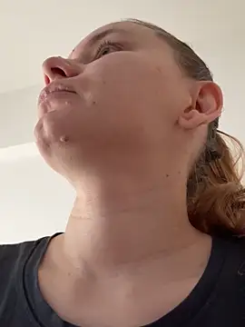 AlessiaandJay online show from 04/18/26, 08:18