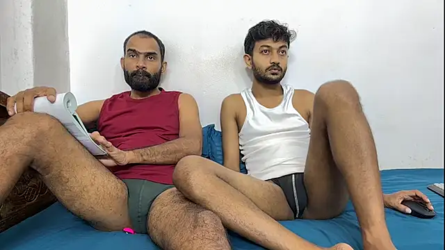 Snapshot of DesiDaddyandSon chatting on 08/01/26, 12:37 DesiDaddyandSon online show from 08/01/26, 12:37
