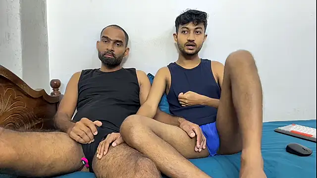 Snapshot of DesiDaddyandSon chatting on 08/06/26, 02:46 DesiDaddyandSon online show from 08/06/26, 02:46