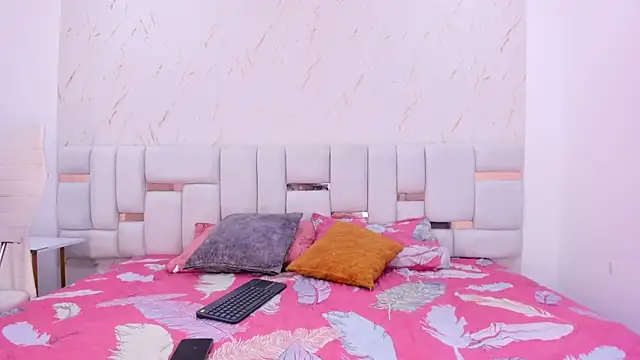 Snapshot of hermione_brown chatting on 02/20/26, 07:58 hermione brown online show from 02/20/26, 07:58