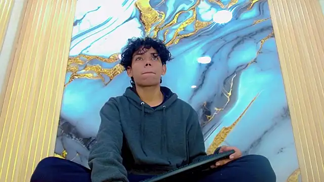 Snapshot of DaviidBuckx_ chatting on 02/27/26, 02:00 DaviidBuckx online show from 02/27/26, 02:00