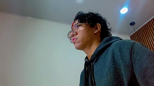 DaviidBuckx  online show from 04/07/26, 02:23