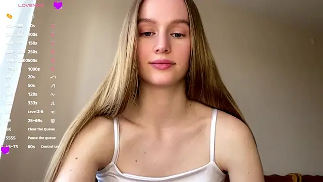 Snapshot of Viktoria_Vibes chatting on 04/24/26, 03:14 Viktoria Vibes online show from 04/24/26, 03:14