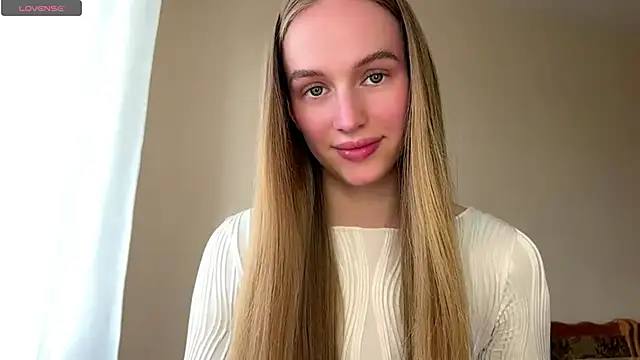 Snapshot of Viktoria_Vibes chatting on 05/18/26, 03:18 Viktoria Vibes online show from 05/18/26, 03:18