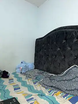 two cam latin online show from 02/25/26, 04:33