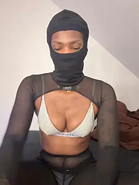 Snapshot of KiaraAmara chatting on 02/16/26, 07:10 KiaraAmara online show from 02/16/26, 07:10