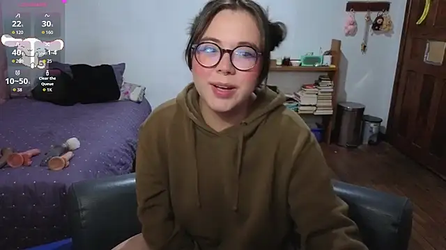Snapshot of Sofie_Morris chatting on 07/19/26, 05:44 Sofie Morris online show from 07/19/26, 05:44